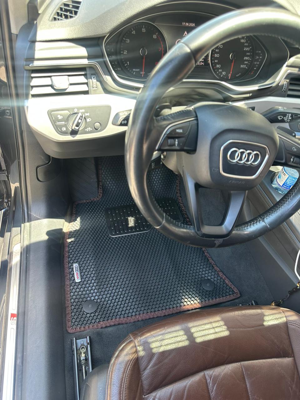Audi A4  üçün Premium Rezin Ayaqaltı – kiçik şəkil 3