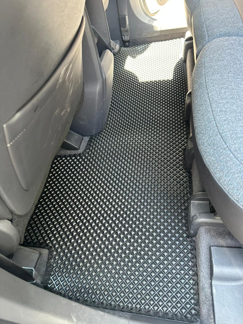 Kia EV5  üçün Premium Paxlava Dizaynlı Eva Ayaqaltı – kiçik şəkil 3